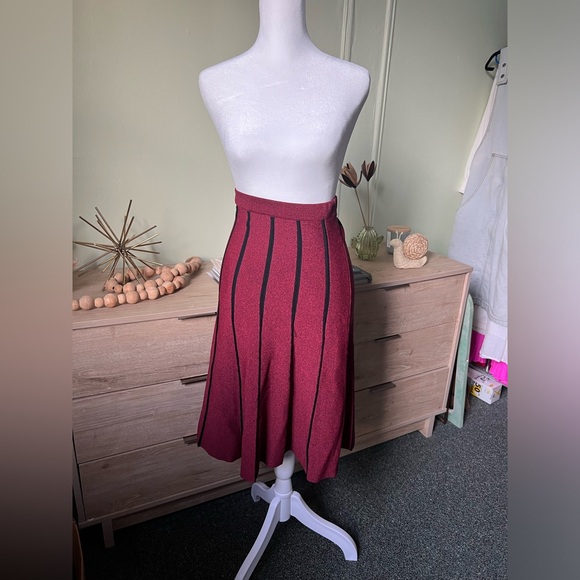 Maroon Black Pleated High-Waist Sweater Stretch Modest Midi Knee-Length Skirt S - Picture 8 of 16